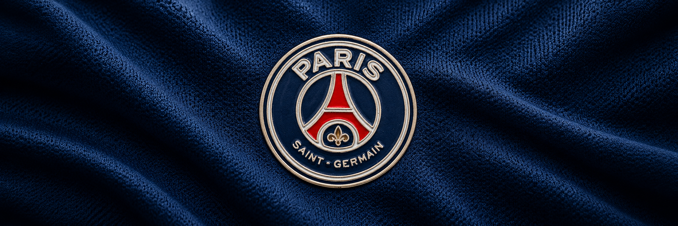 PSG crest on club-colour fabric panoramic banner